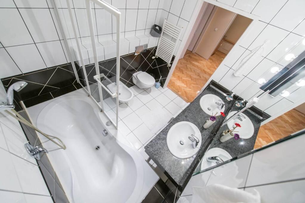 Venus Apartments - Renate Budapeşte Dış mekan fotoğraf